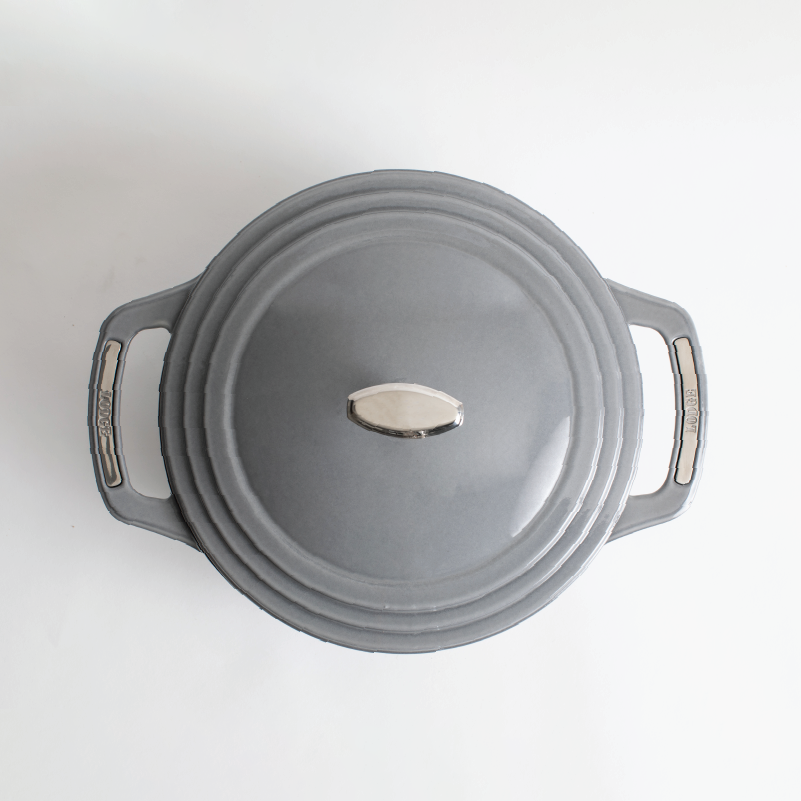 USA Enamel? Cast Iron Dutch Oven - Lodge