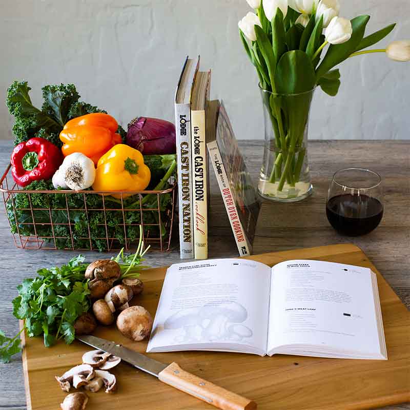 The Lodge Cast Iron Cookbook - Lodge